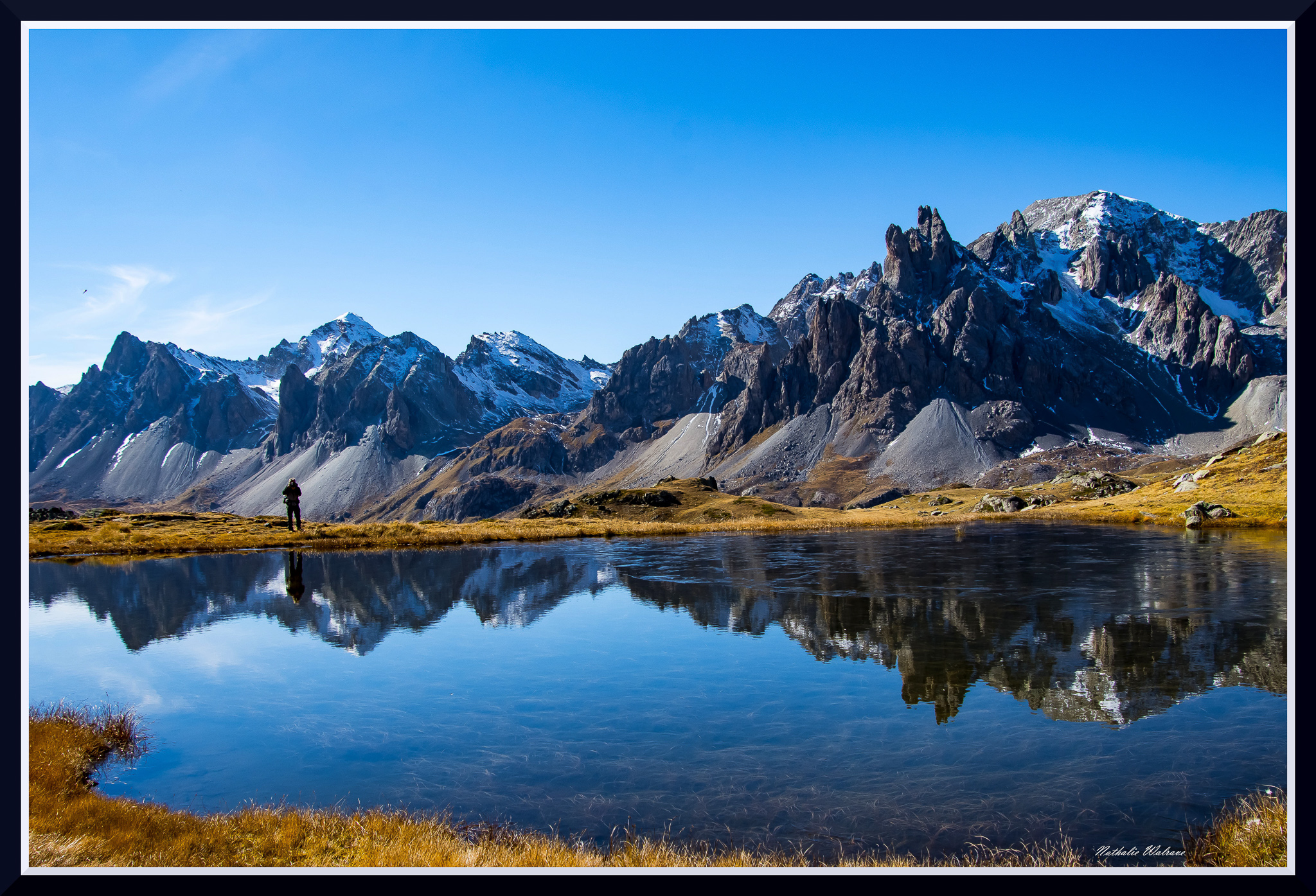 Reflet de la montagne dans un lac du massif de la Clarée